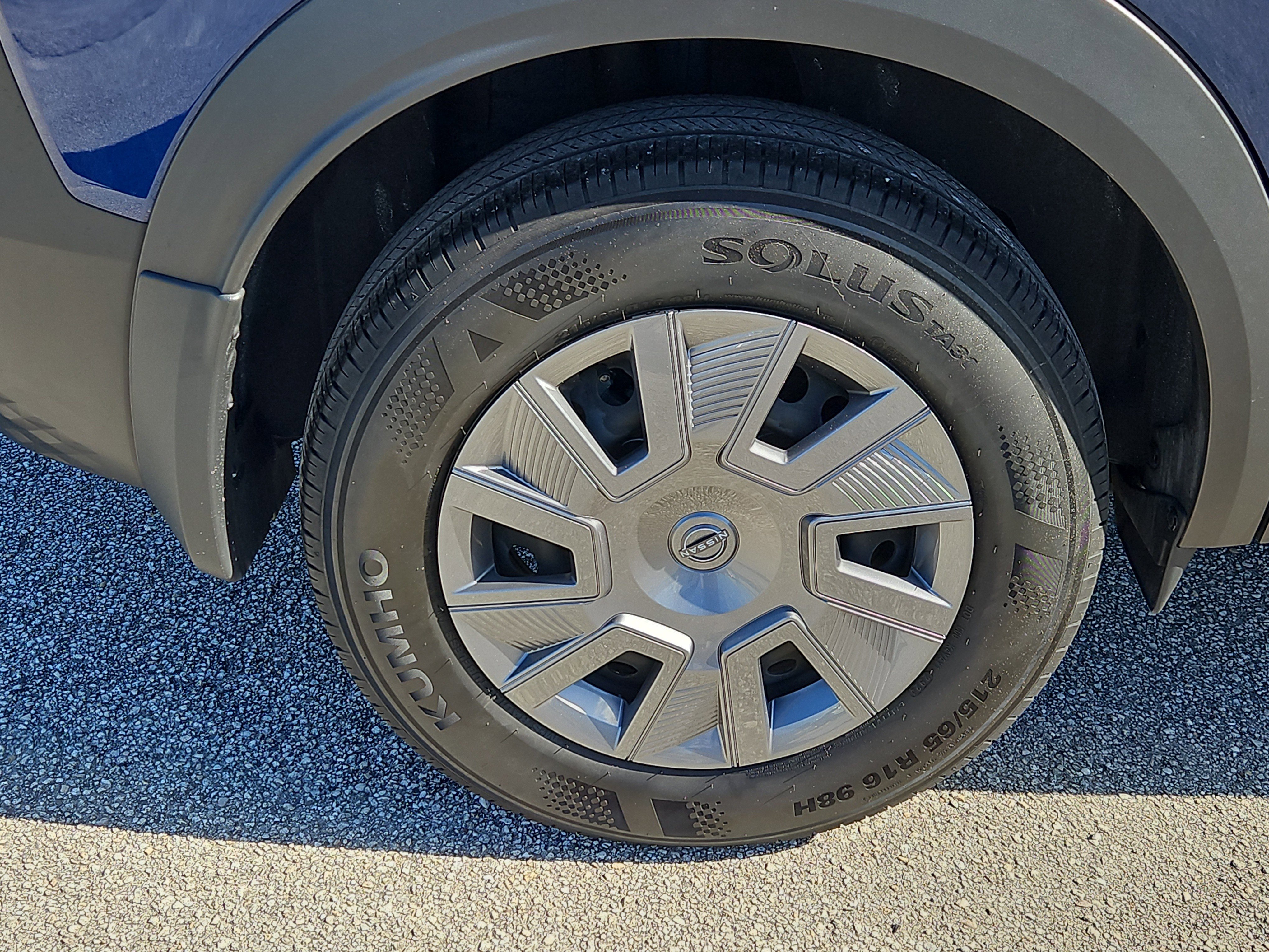 Used 2025 Nissan Kicks S FWD image 5