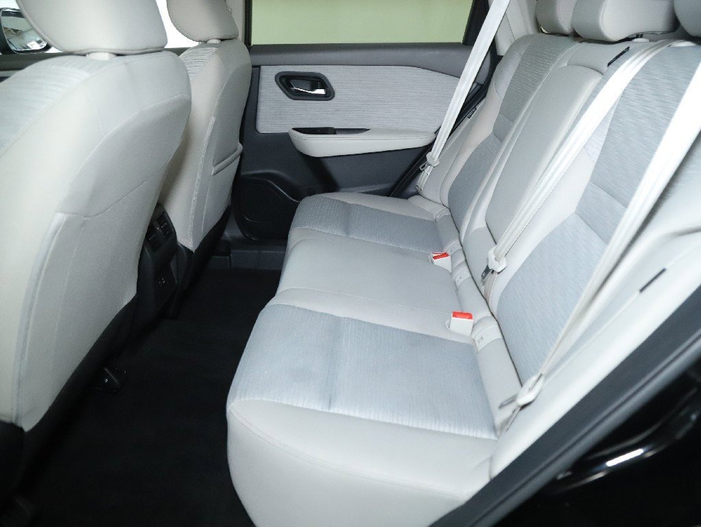 Certified 2023 Nissan Rogue SV image 14