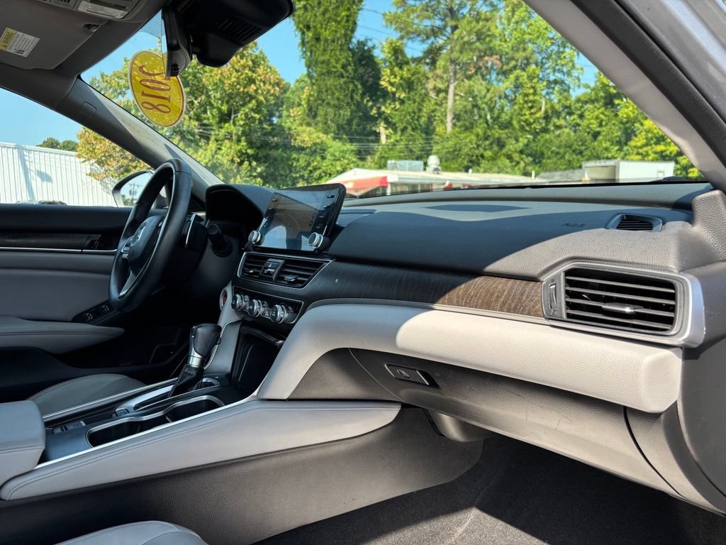 Used 2018 Honda Accord Touring image 28