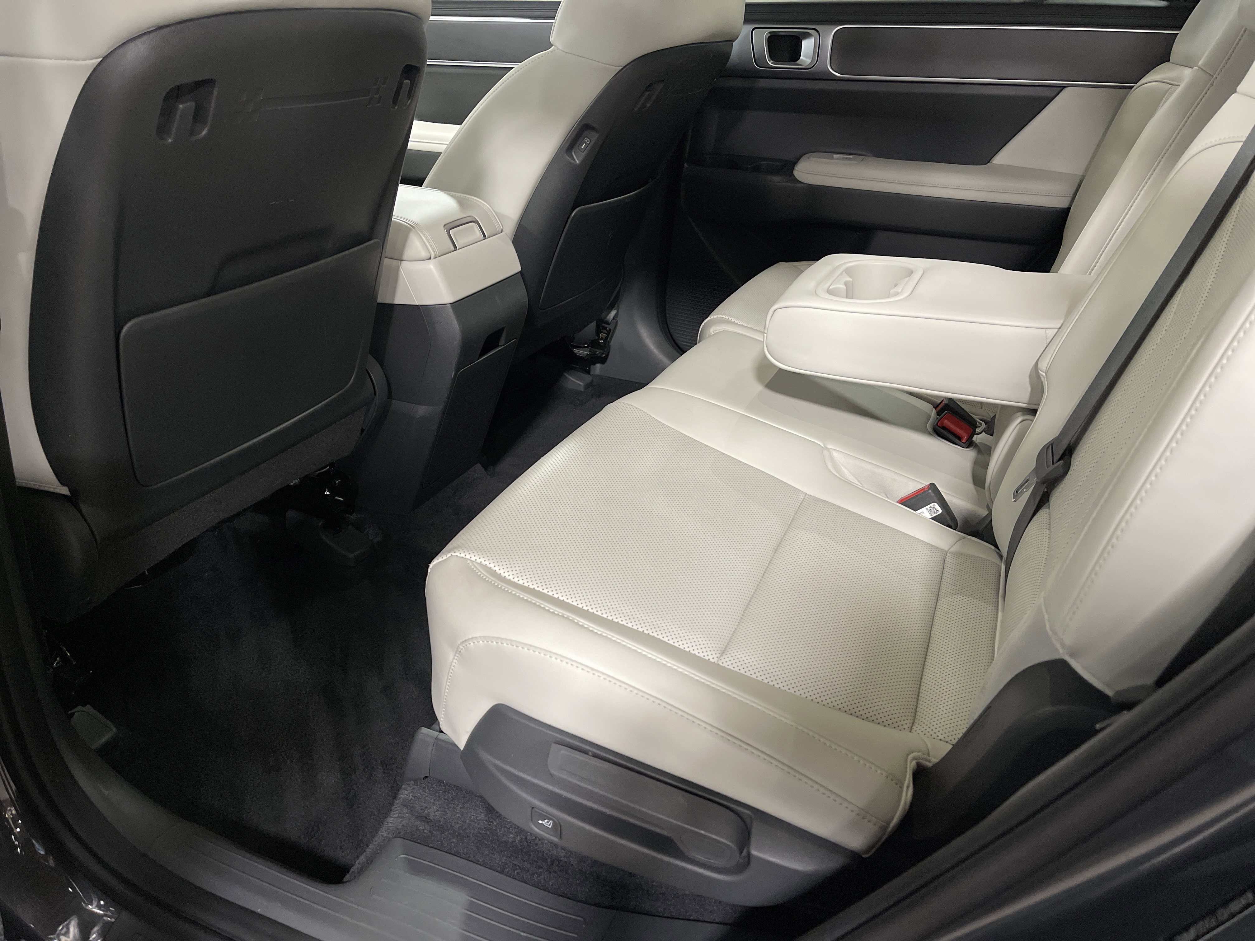 Used 2025 Hyundai Santa Fe SEL image 11