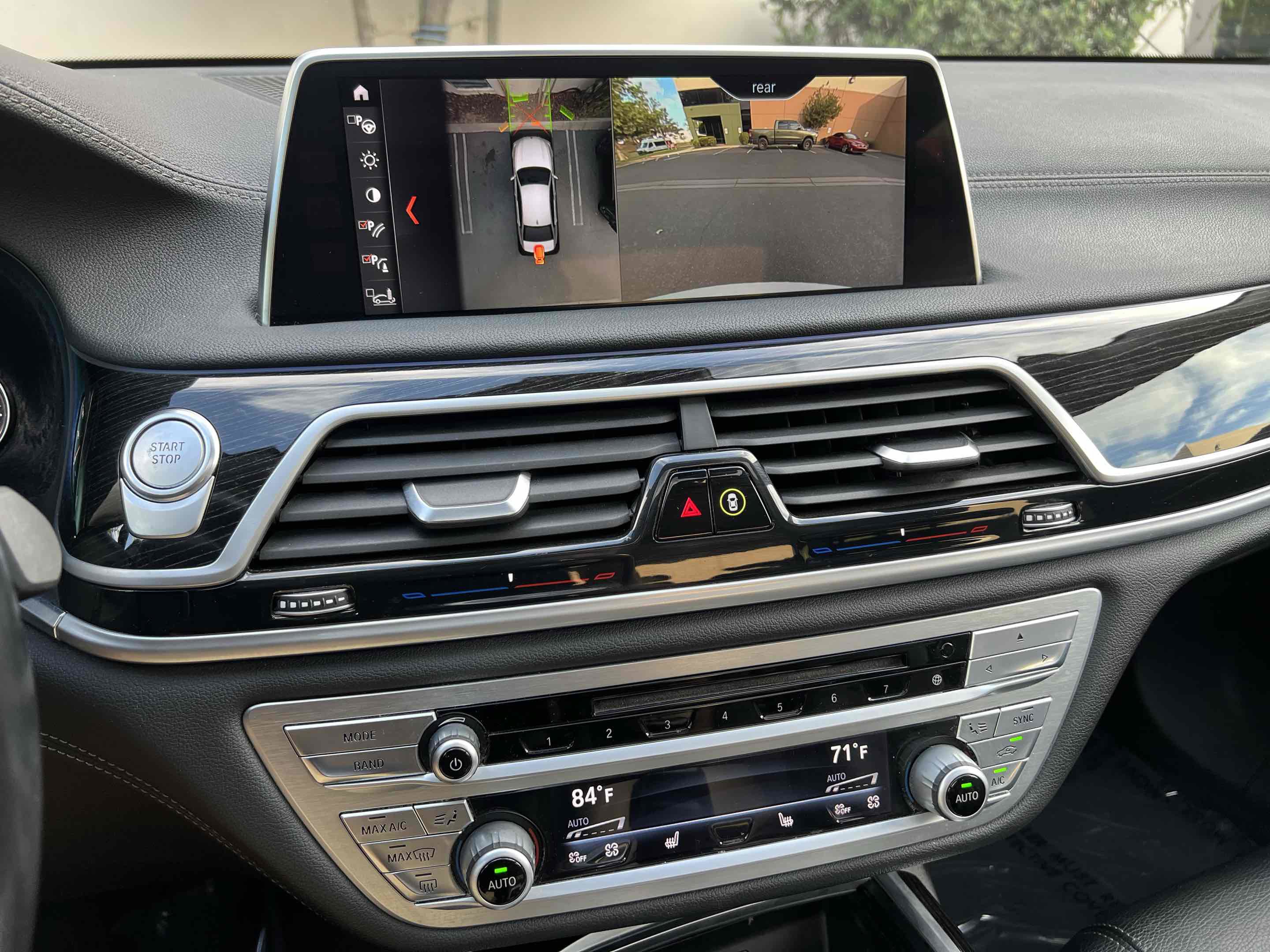 Used 2018 BMW 740e xDrive AWD/4WD image 36