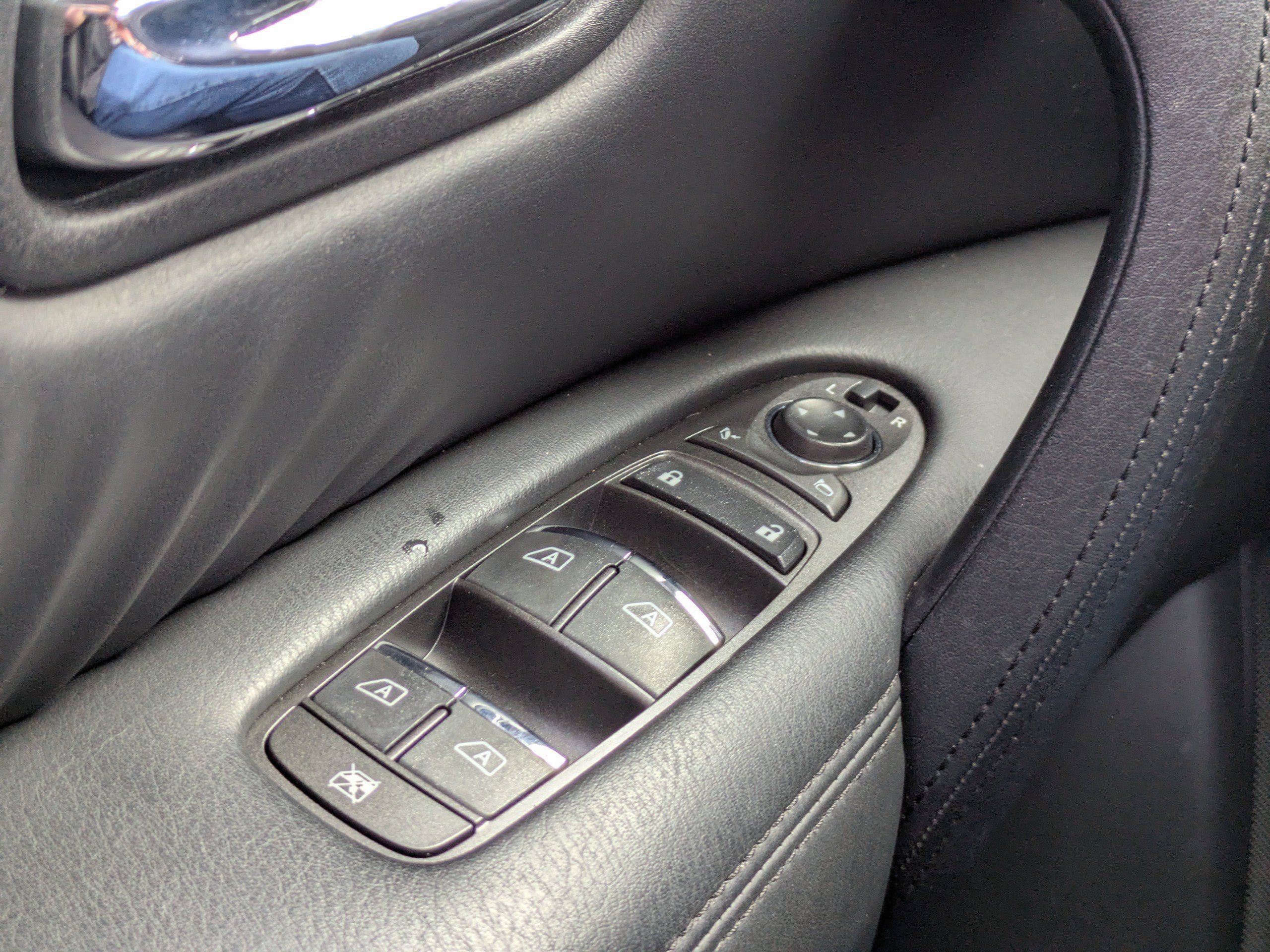 Certified 2024 Nissan Armada SL w/ Cargo Package image 27