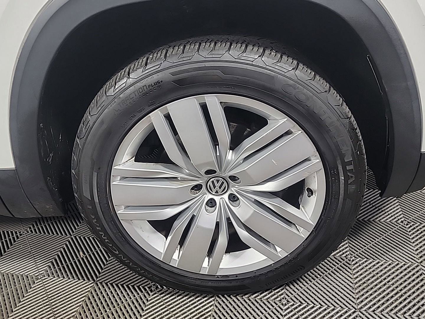 Used 2019 Volkswagen Atlas SEL image 3