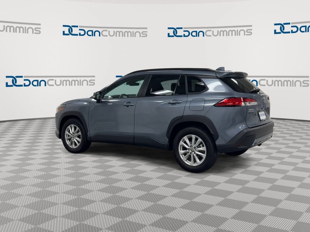 Used 2023 Toyota Corolla Cross LE FWD image 6