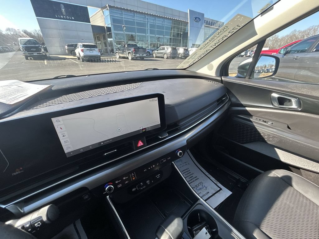 Used 2025 Kia Carnival SX Prestige FWD image 12