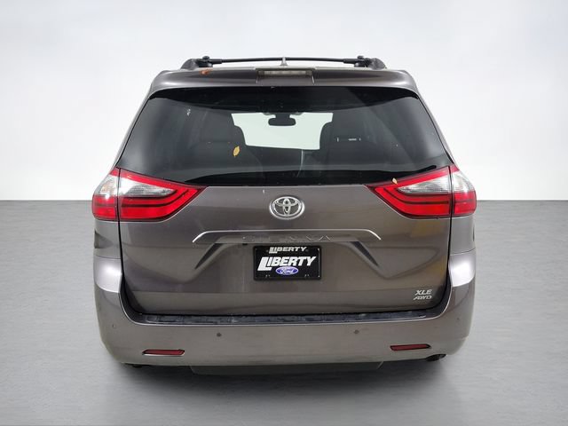 Used 2020 Toyota Sienna XLE w/ XLE Navigation Package AWD/4WD image 4