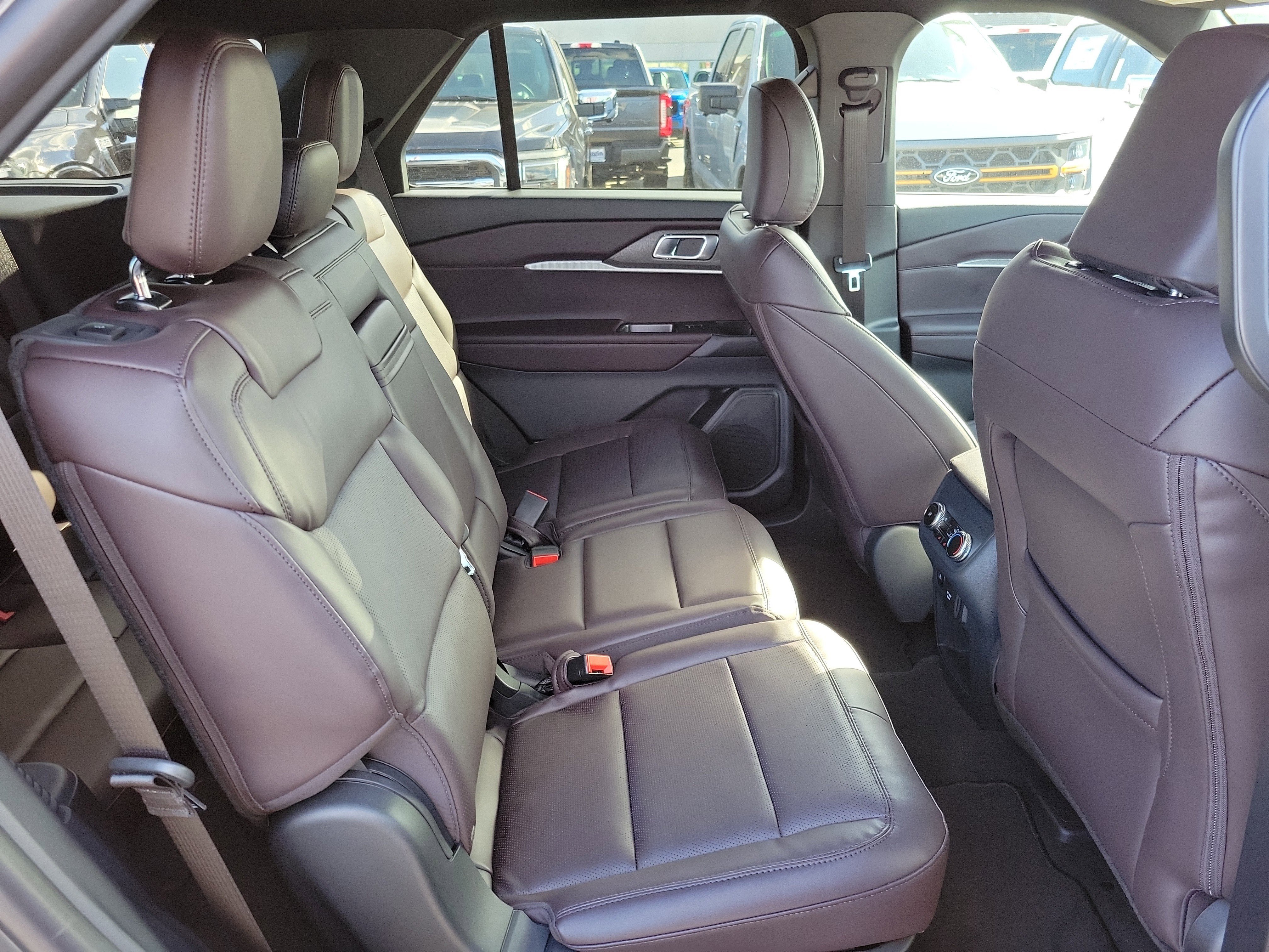 New 2026 Ford Explorer Platinum image 27