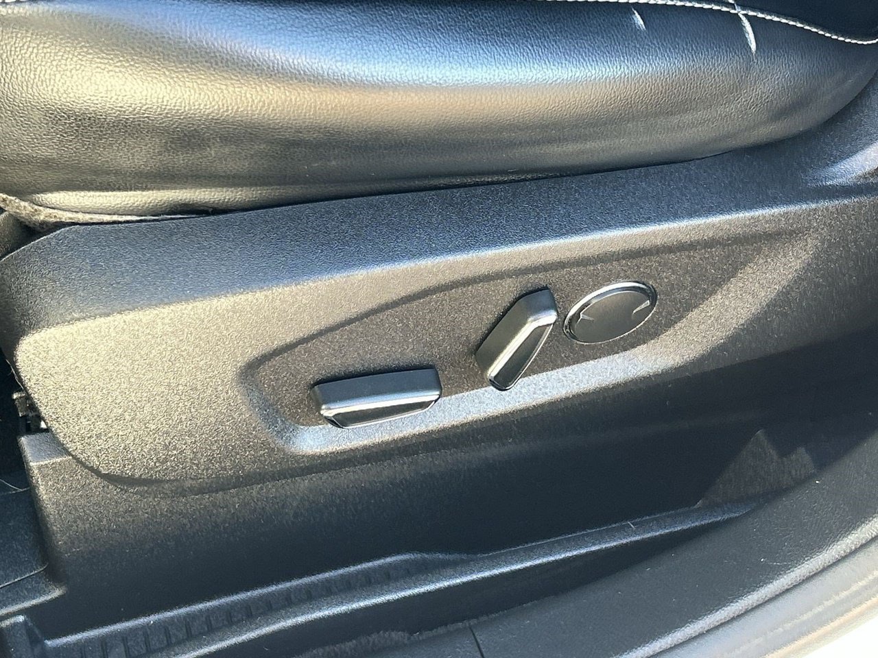 Used 2019 Ford Edge ST w/ Equipment Group 401A AWD/4WD image 16