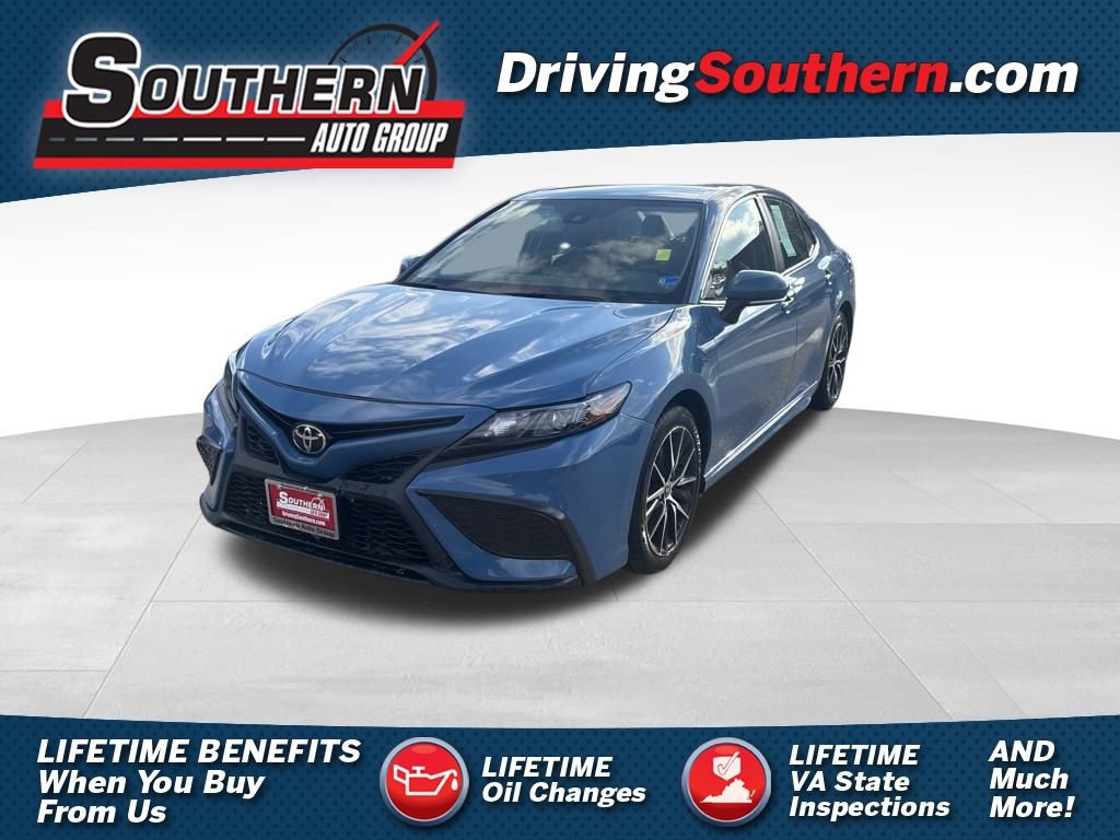 Used 2024 Toyota Camry SE image 1
