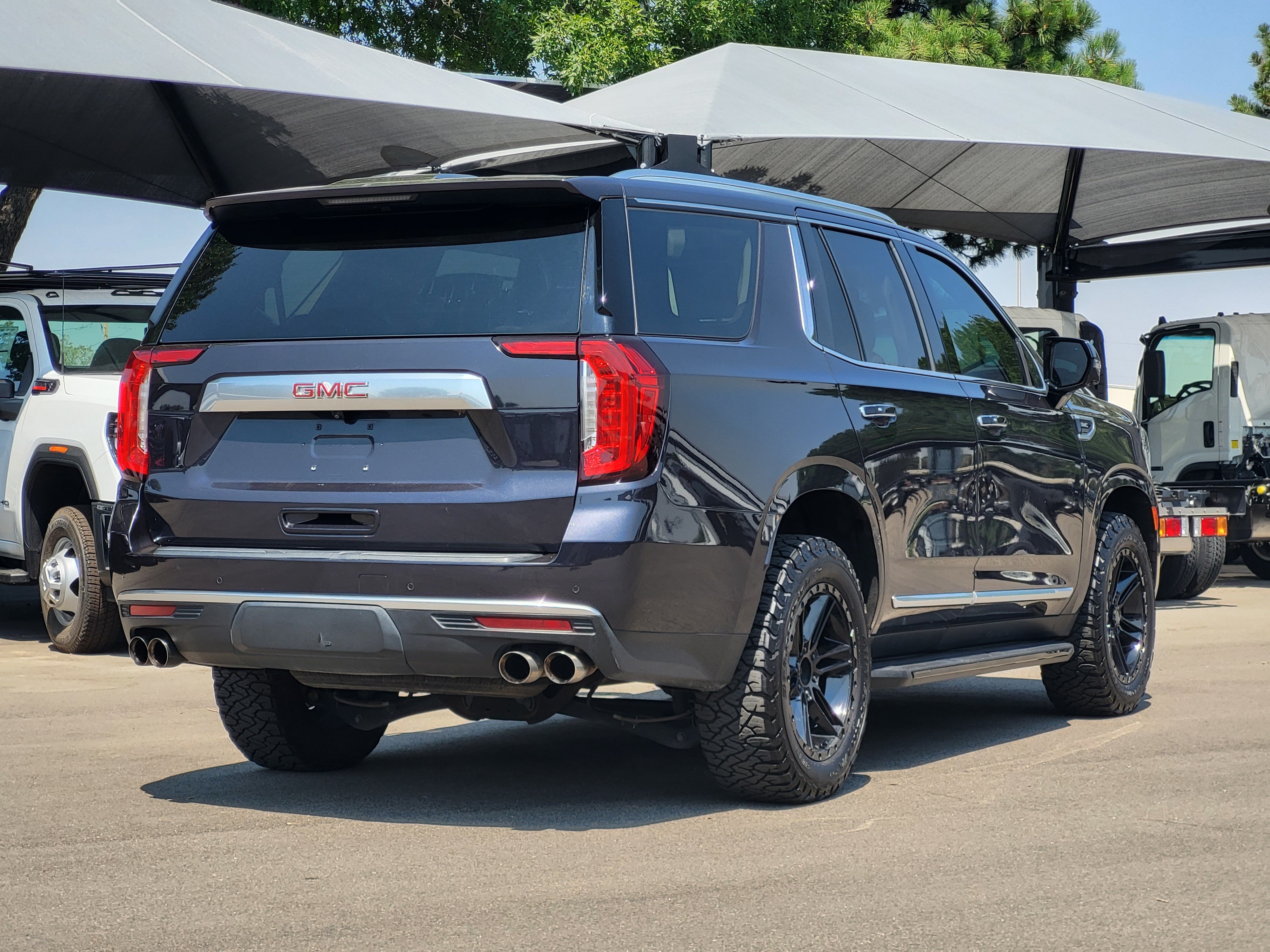 Used 2023 GMC Yukon Denali w/ LPO, Floor Liner Package AWD/4WD image 7