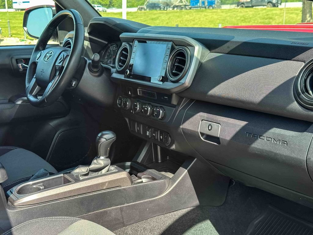 Used 2021 Toyota Tacoma TRD Sport AWD/4WD image 21