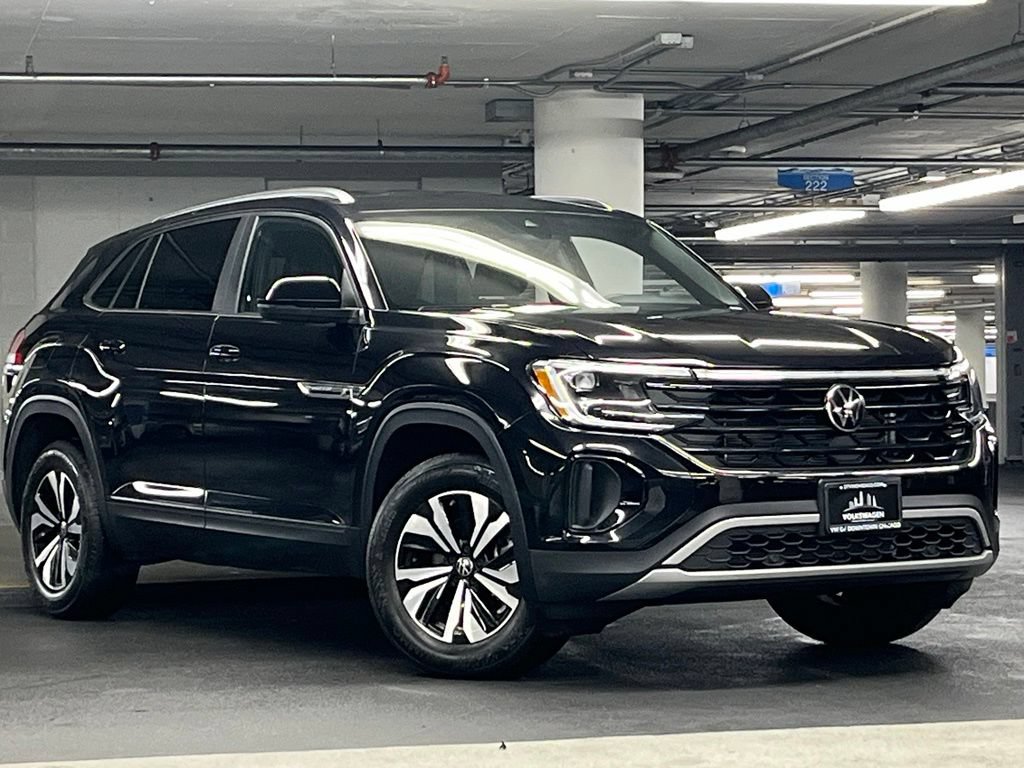 Used 2025 Volkswagen Atlas Cross Sport SE AWD/4WD image 2