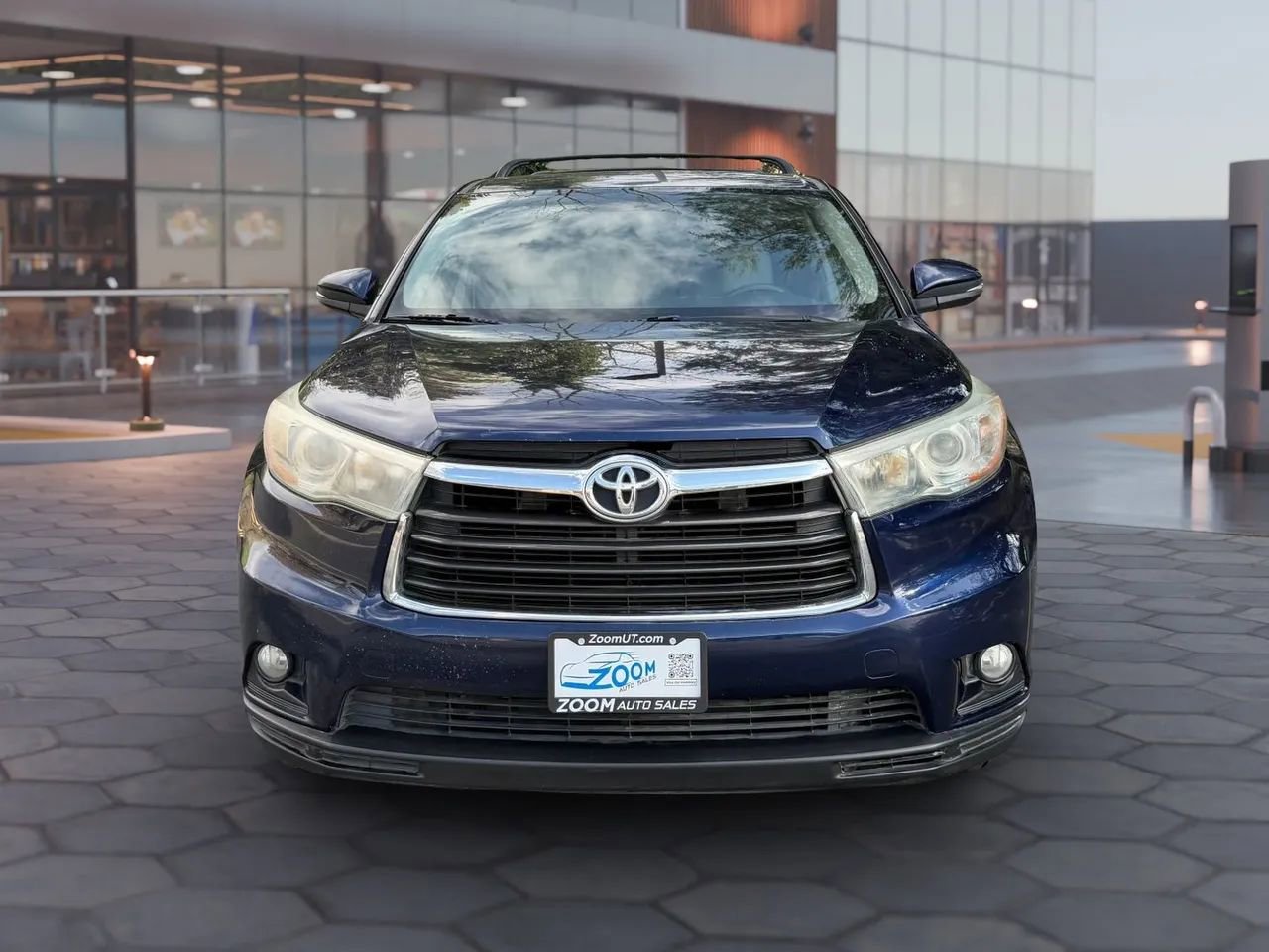 Used 2015 Toyota Highlander Plus image 2