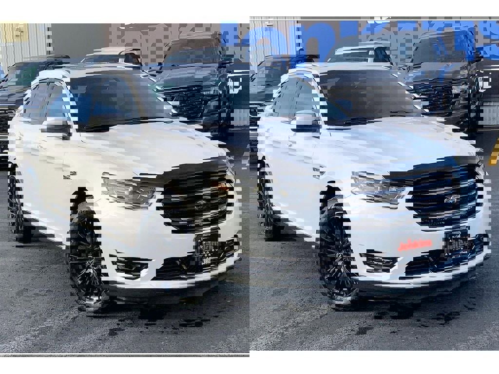 Used 2019 Ford Taurus SEL w/ Equipment Group 201A image 2