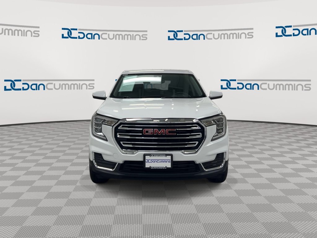Used 2024 GMC Terrain SLE AWD/4WD image 3