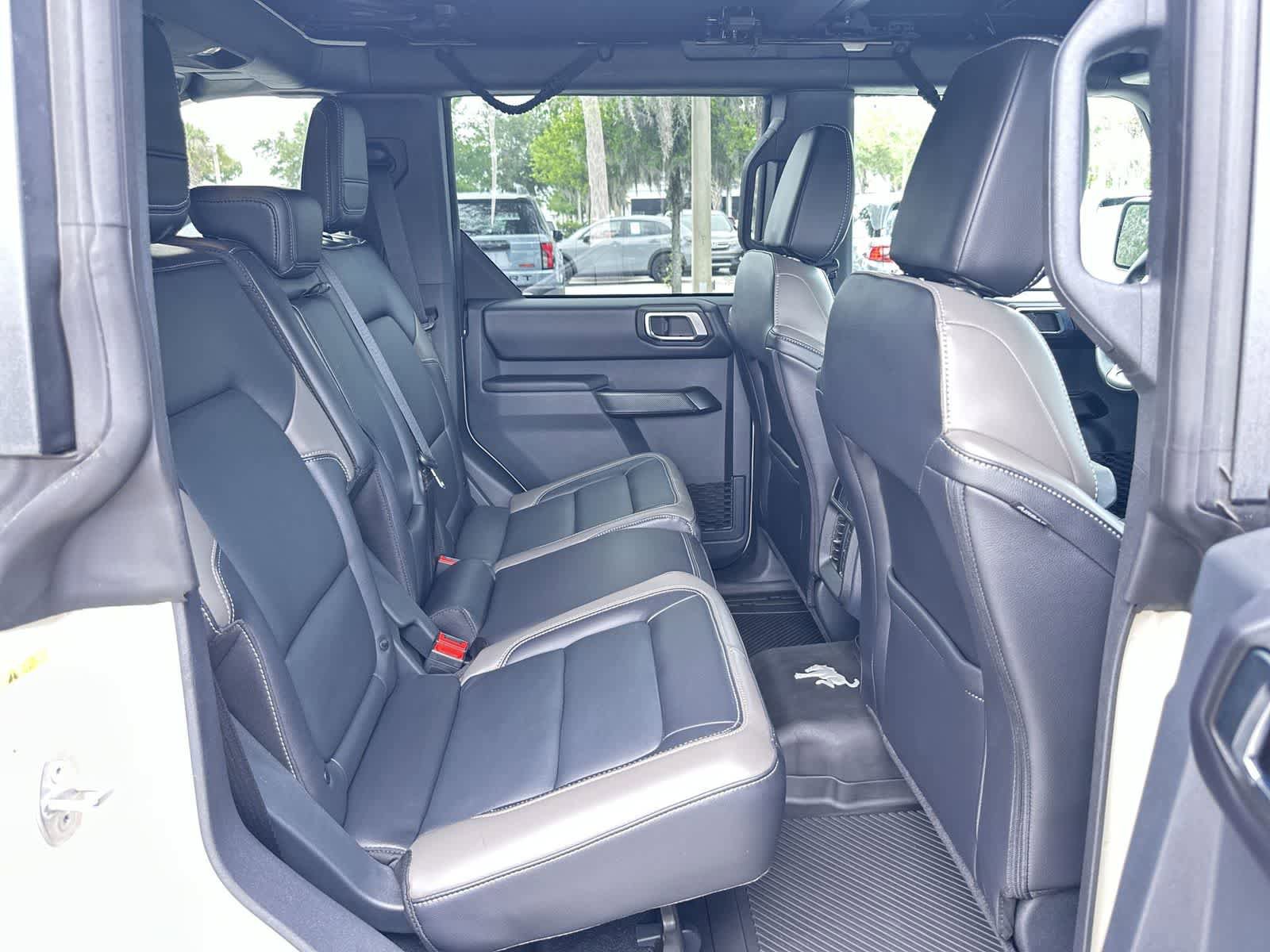 Used 2025 Ford Bronco Outer Banks AWD/4WD image 16