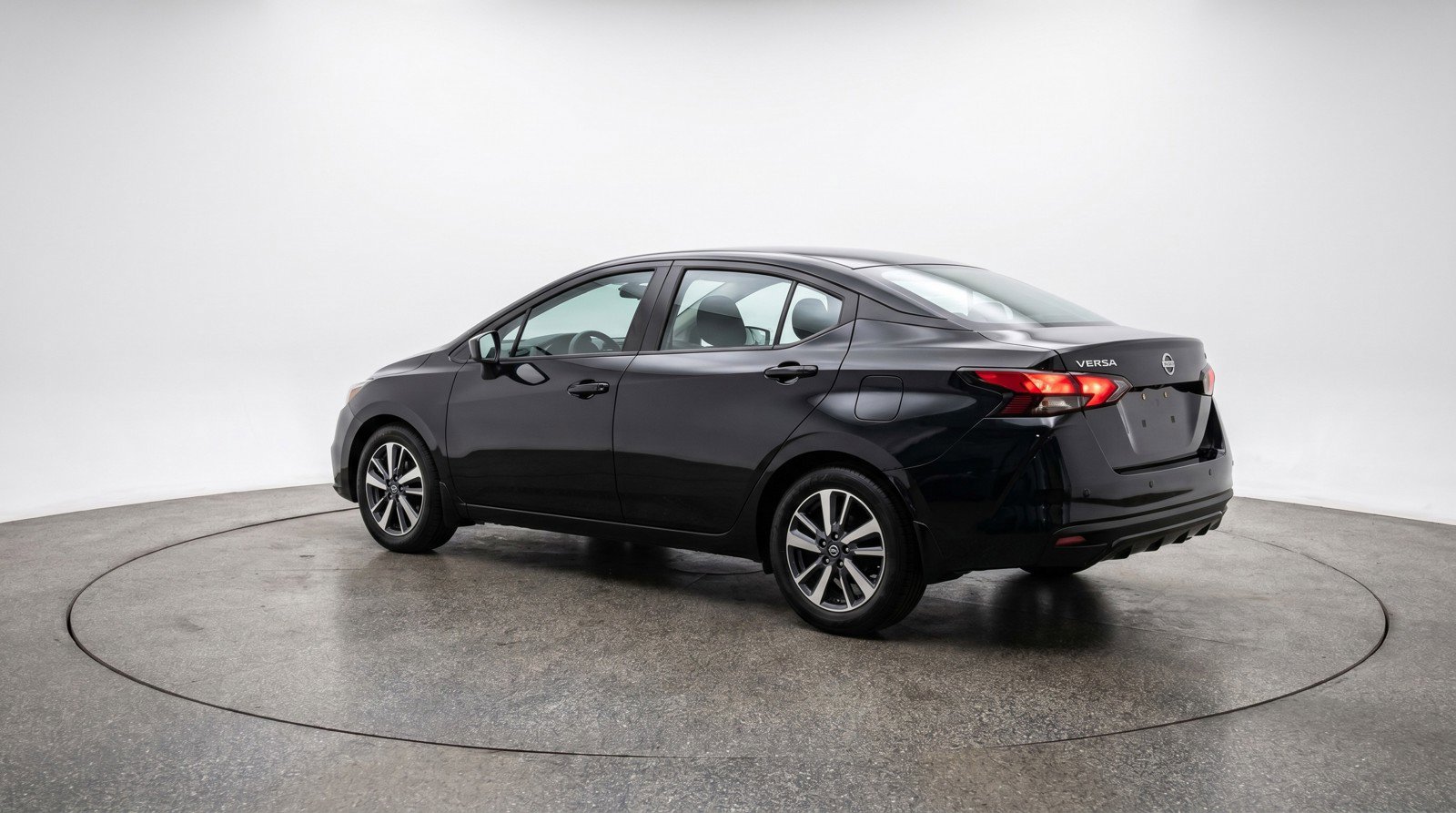 Used 2025 Nissan Versa SV FWD image 6
