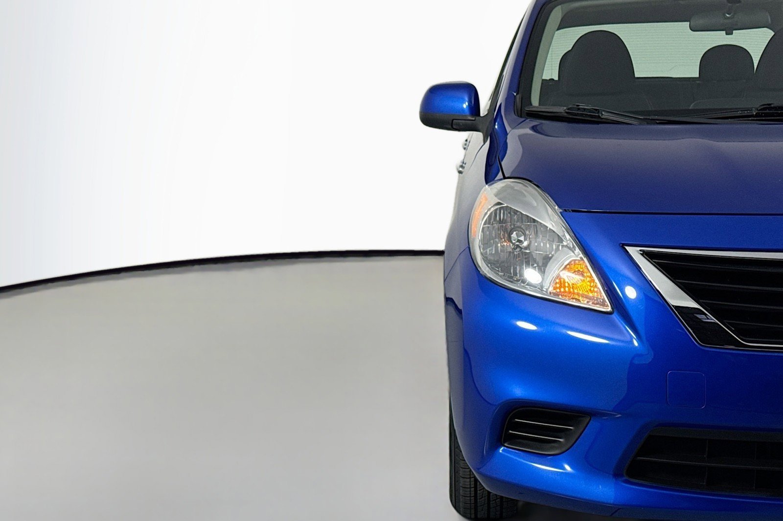 Used 2014 Nissan Versa SV w/ Convenience Package image 13