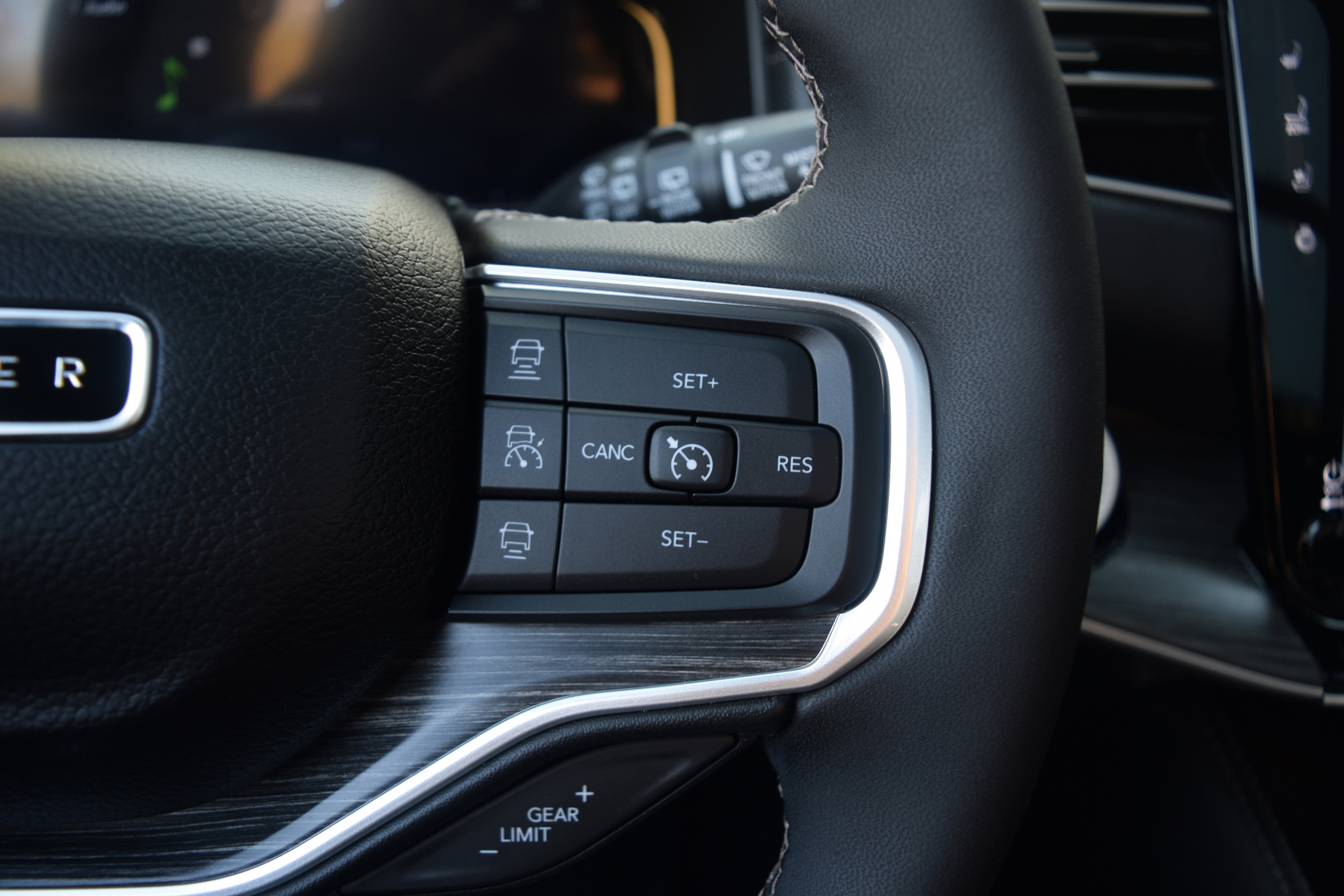 Used 2024 Jeep Wagoneer Series II w/ Premium Group I image 5