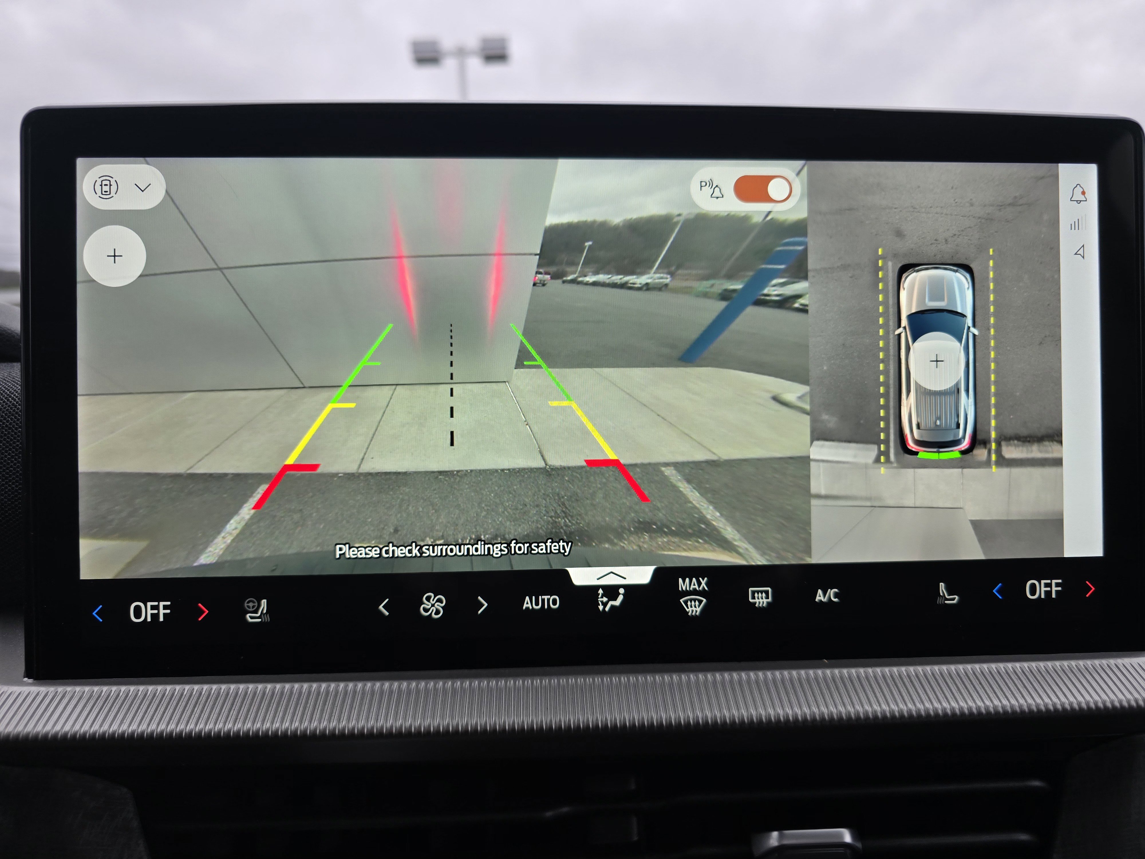 Certified 2025 Ford Explorer Platinum w/ LUX Leather Package image 26