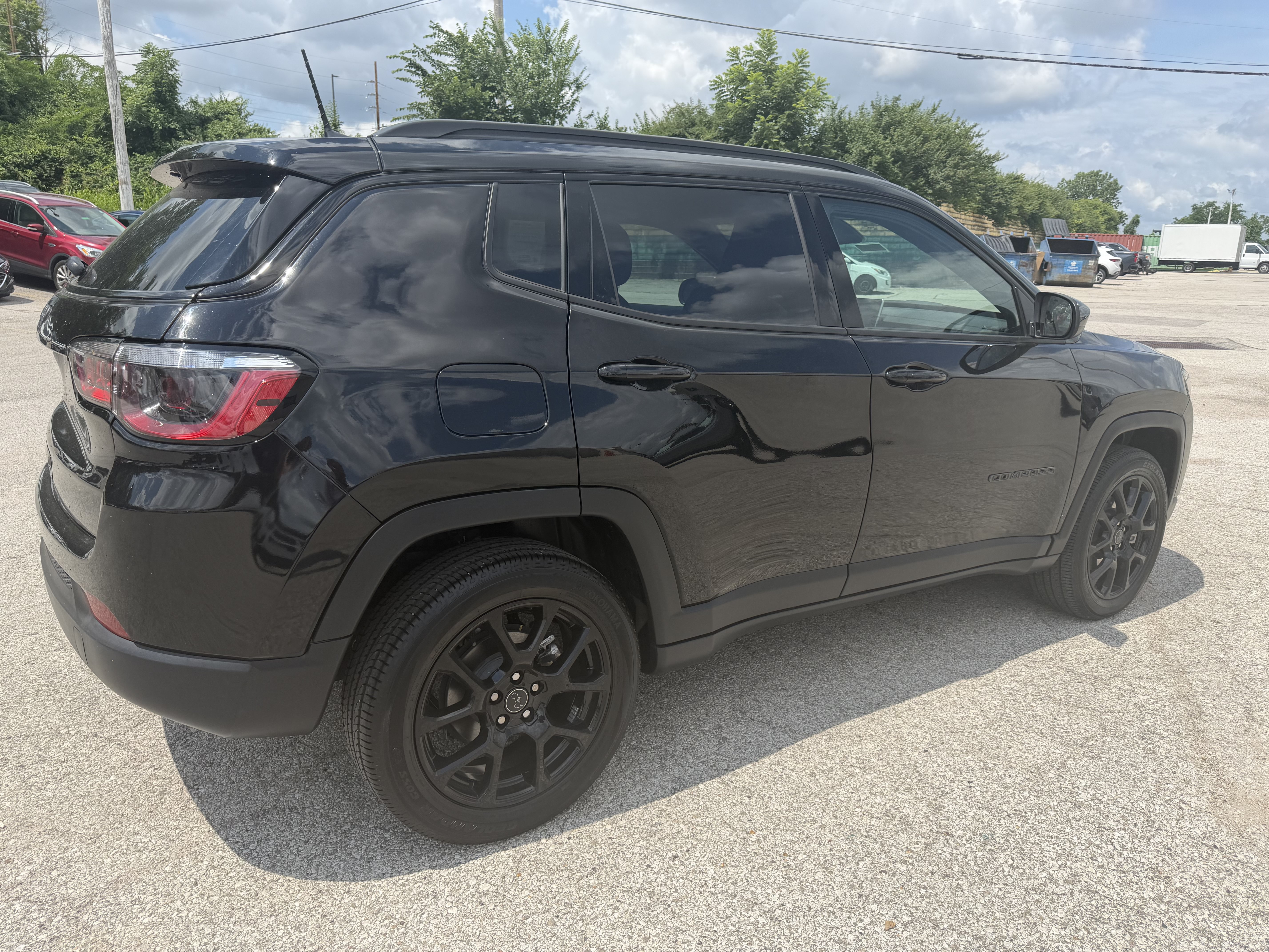 Used 2025 Jeep Compass Latitude w/ Altitude Special Edition AWD/4WD image 7