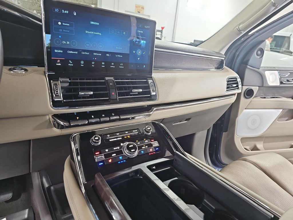 Used 2023 Lincoln Navigator L Reserve AWD/4WD image 26