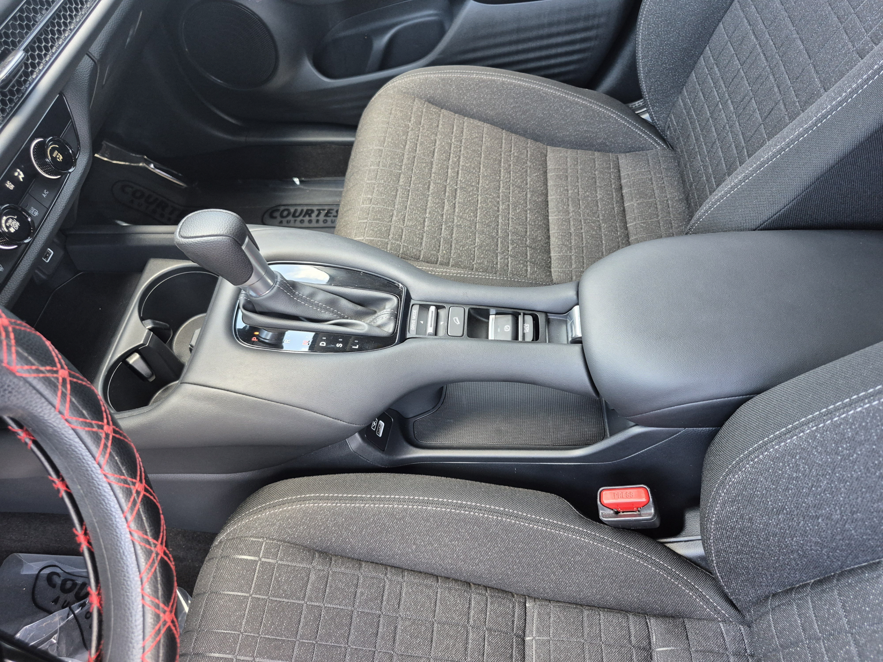 Used 2023 Honda HR-V LX image 20