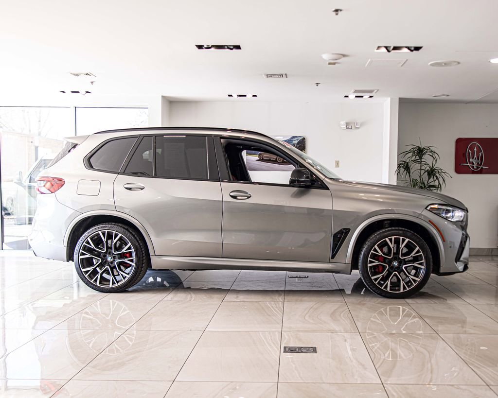 Used 2022 BMW X5 M Competition image 9