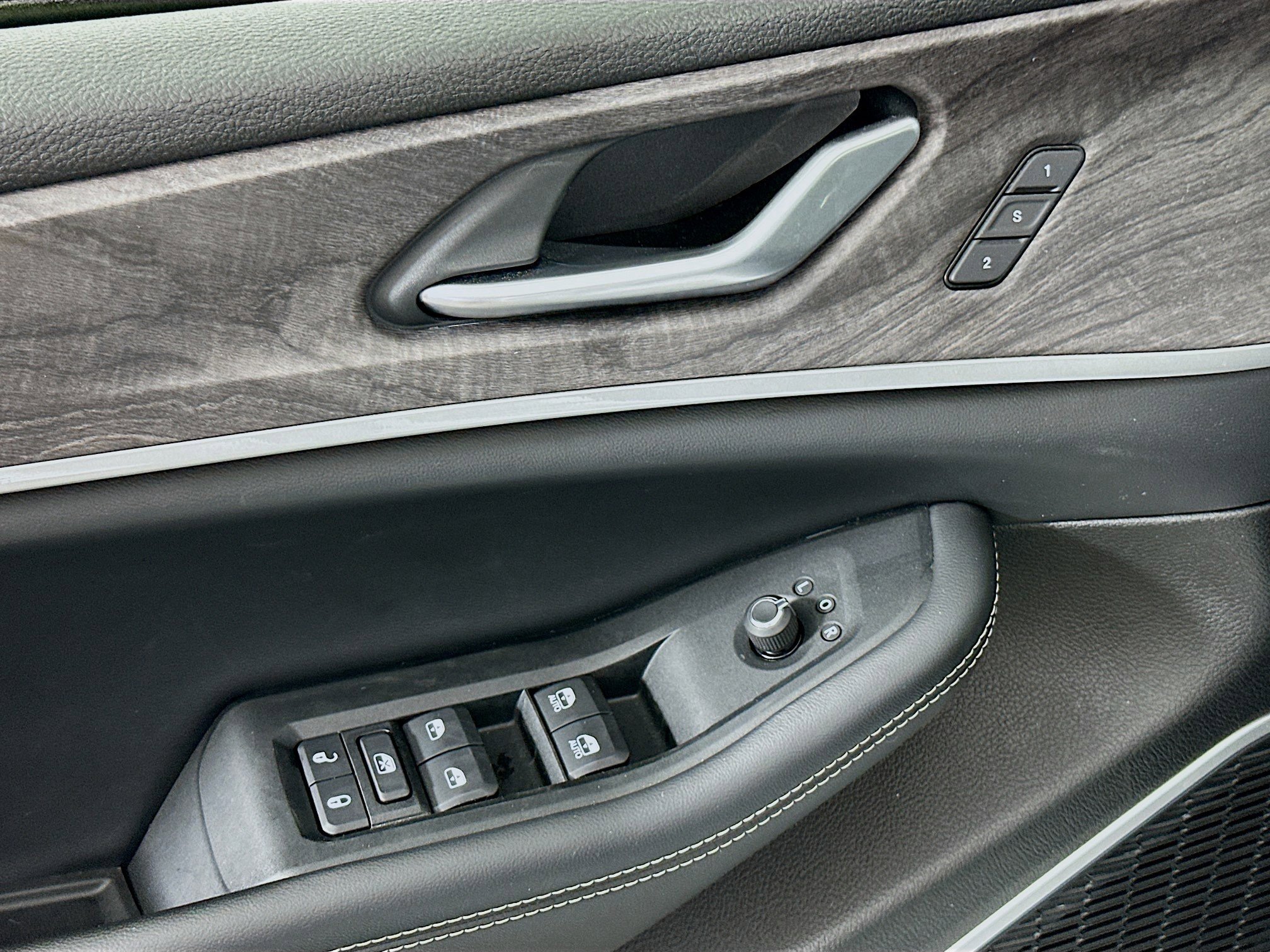 Used 2023 Jeep Grand Cherokee 4WD 4xe image 15