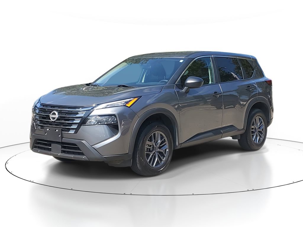 Used 2024 Nissan Rogue S image 2