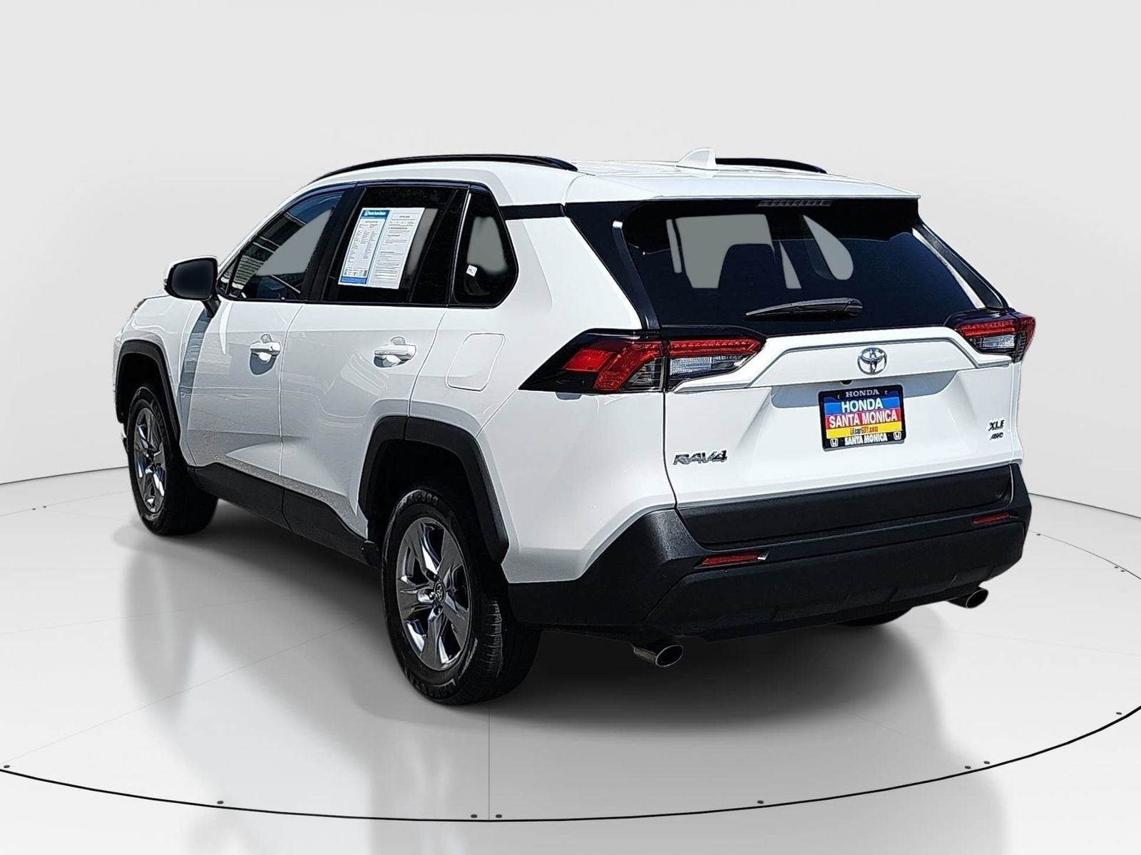 Used 2023 Toyota RAV4 XLE AWD/4WD image 7