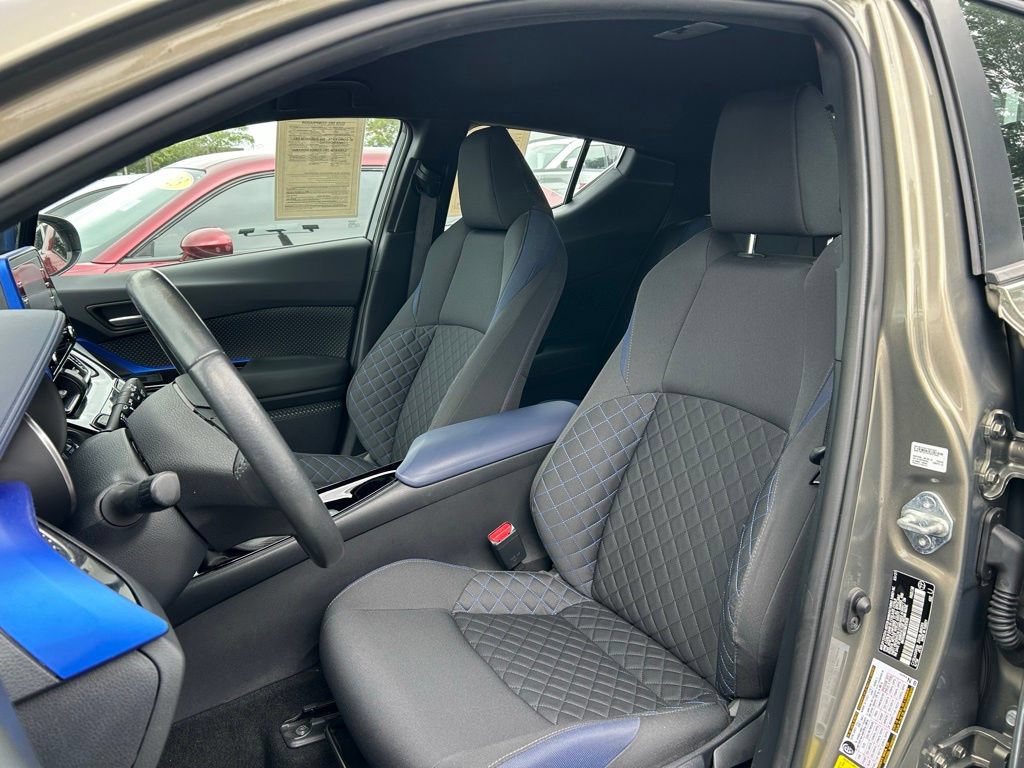 Used 2021 Toyota C-HR XLE FWD image 17