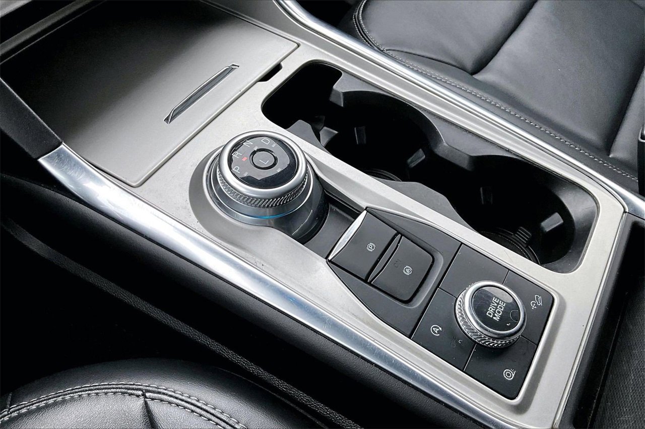 Used 2023 Ford Explorer XLT w/ Equipment Group 202A image 30