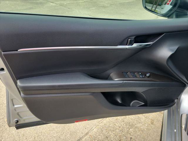 Certified 2024 Toyota Camry SE w/ Convenience Package image 12