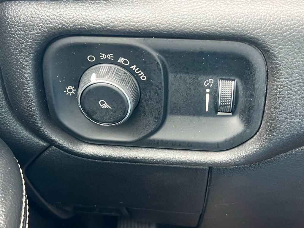 Used 2021 RAM 2500 Big Horn image 32