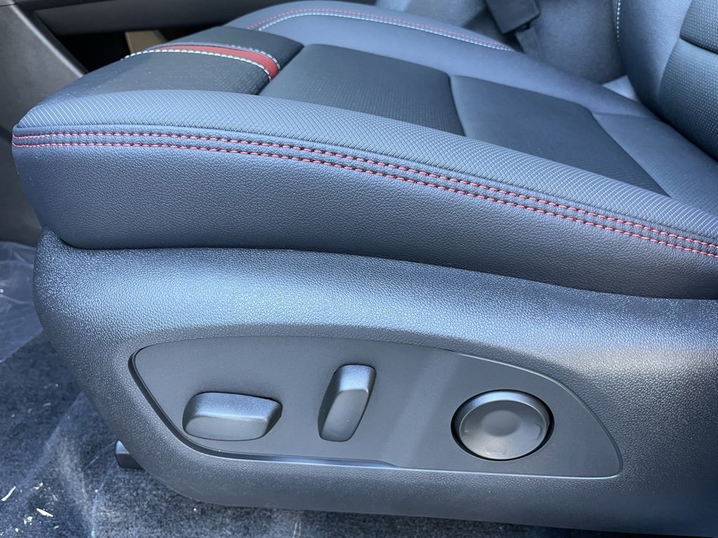 New 2026 Chevrolet Traverse RS image 12