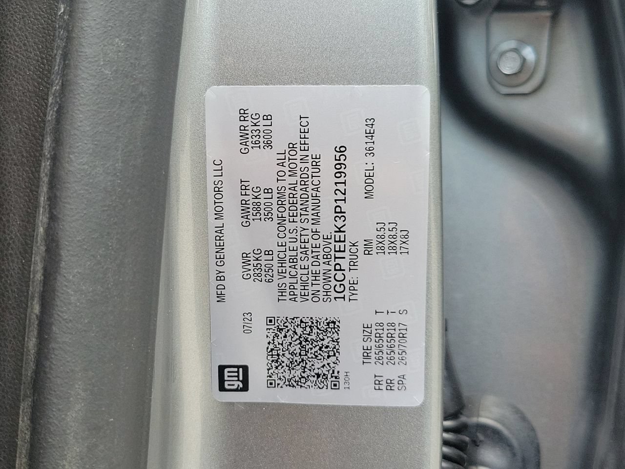 Used 2023 Chevrolet Colorado Trail Boss AWD/4WD image 32