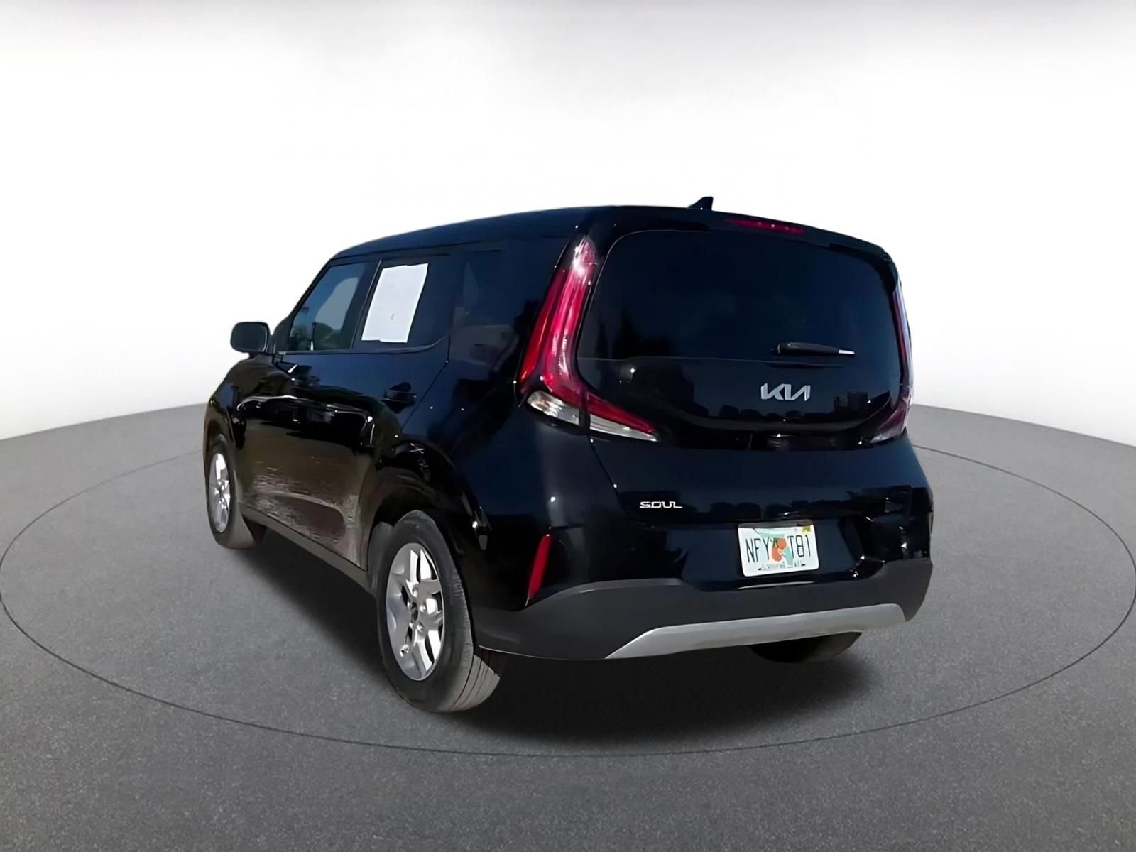 Used 2025 Kia Soul LX w/ LX Technology Package image 11