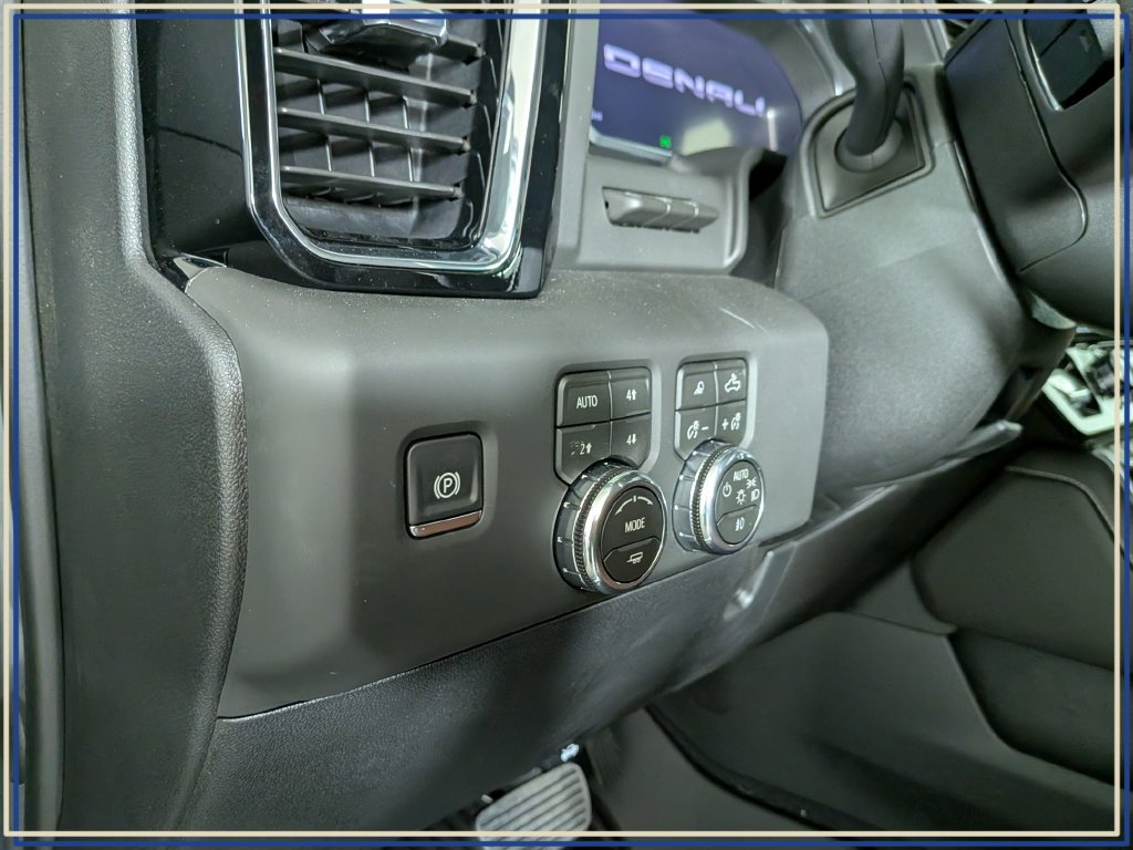 New 2026 GMC Sierra 3500 Denali Ultimate AWD/4WD image 17