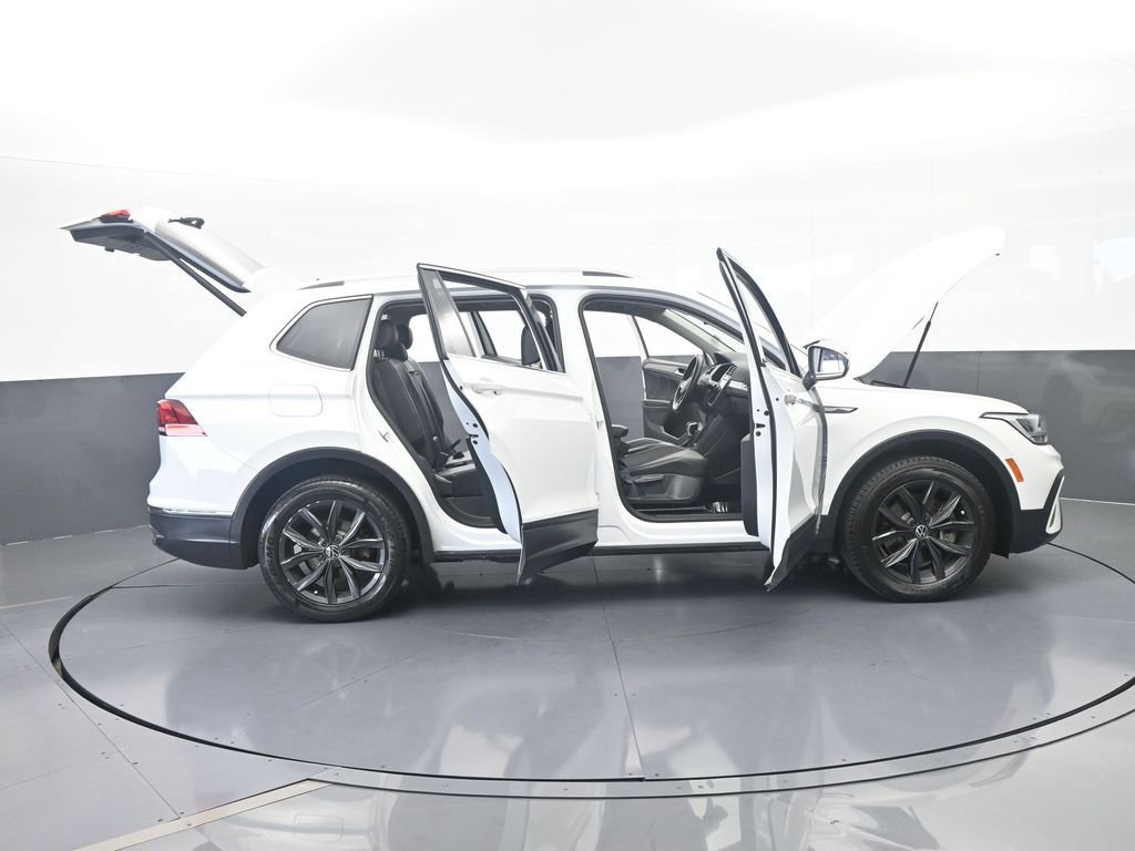 Used 2024 Volkswagen Tiguan SE FWD image 70