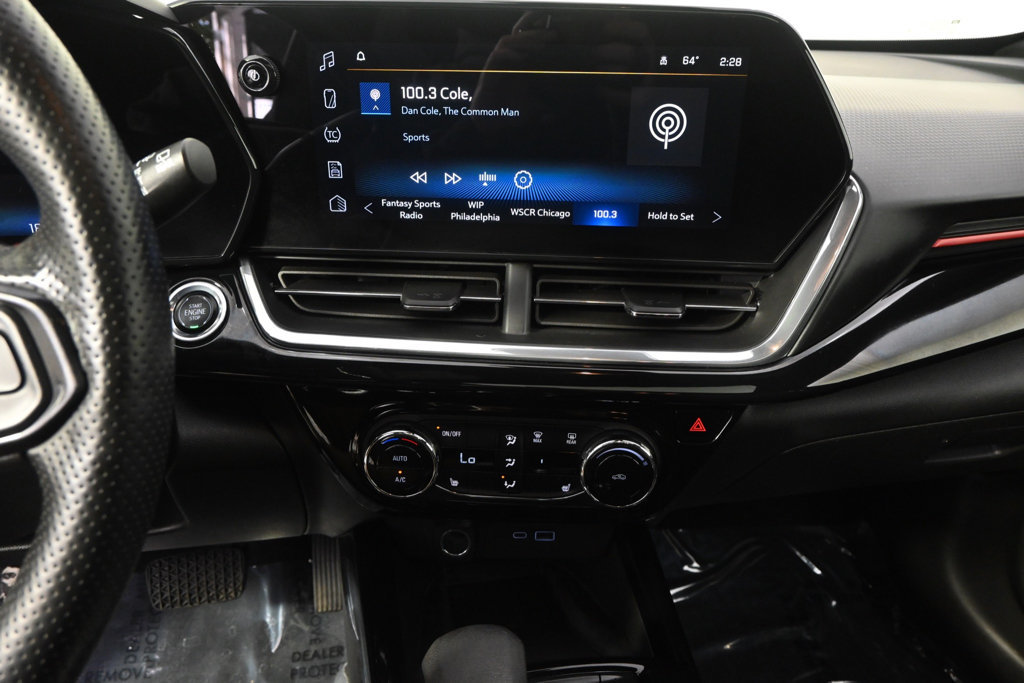 Used 2024 Chevrolet Trax RS w/ Sunroof Package FWD image 27
