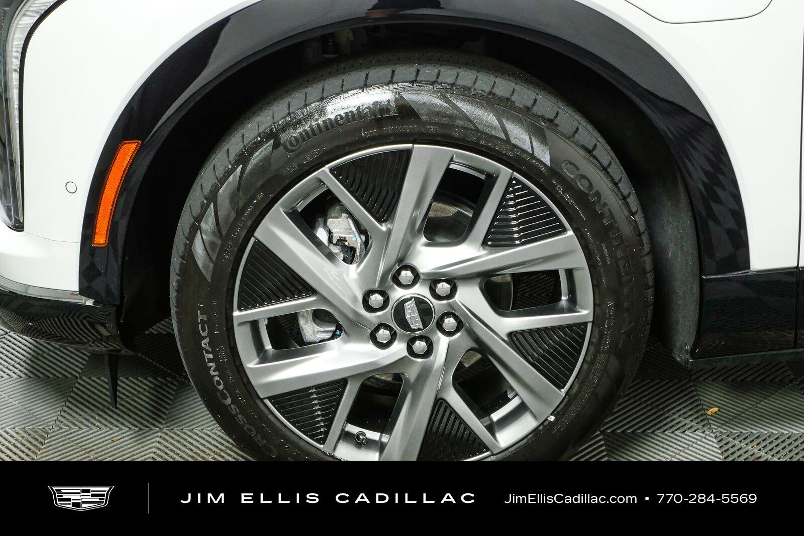 Used 2025 Cadillac Optiq Luxury 1 AWD/4WD image 38