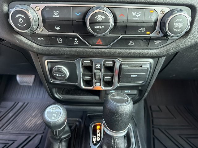 Used 2025 Jeep Gladiator Sport AWD/4WD image 23