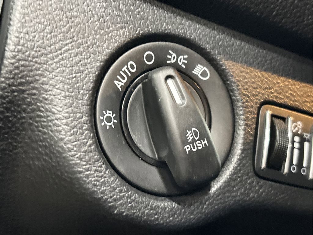 Used 2015 Dodge Challenger R/T Plus image 21