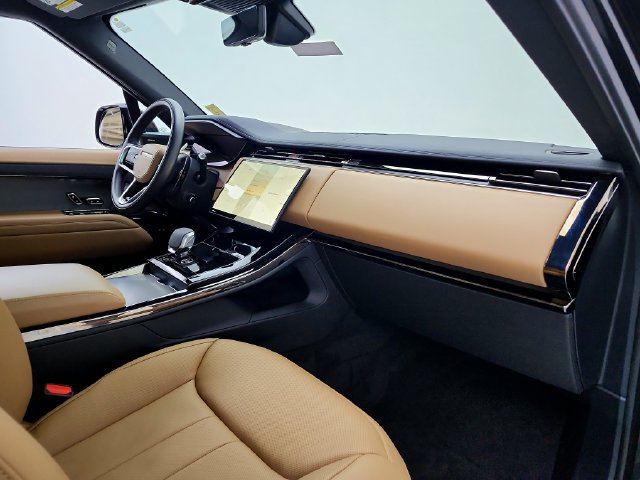 Certified 2024 Land Rover Range Rover Sport SE AWD/4WD image 17