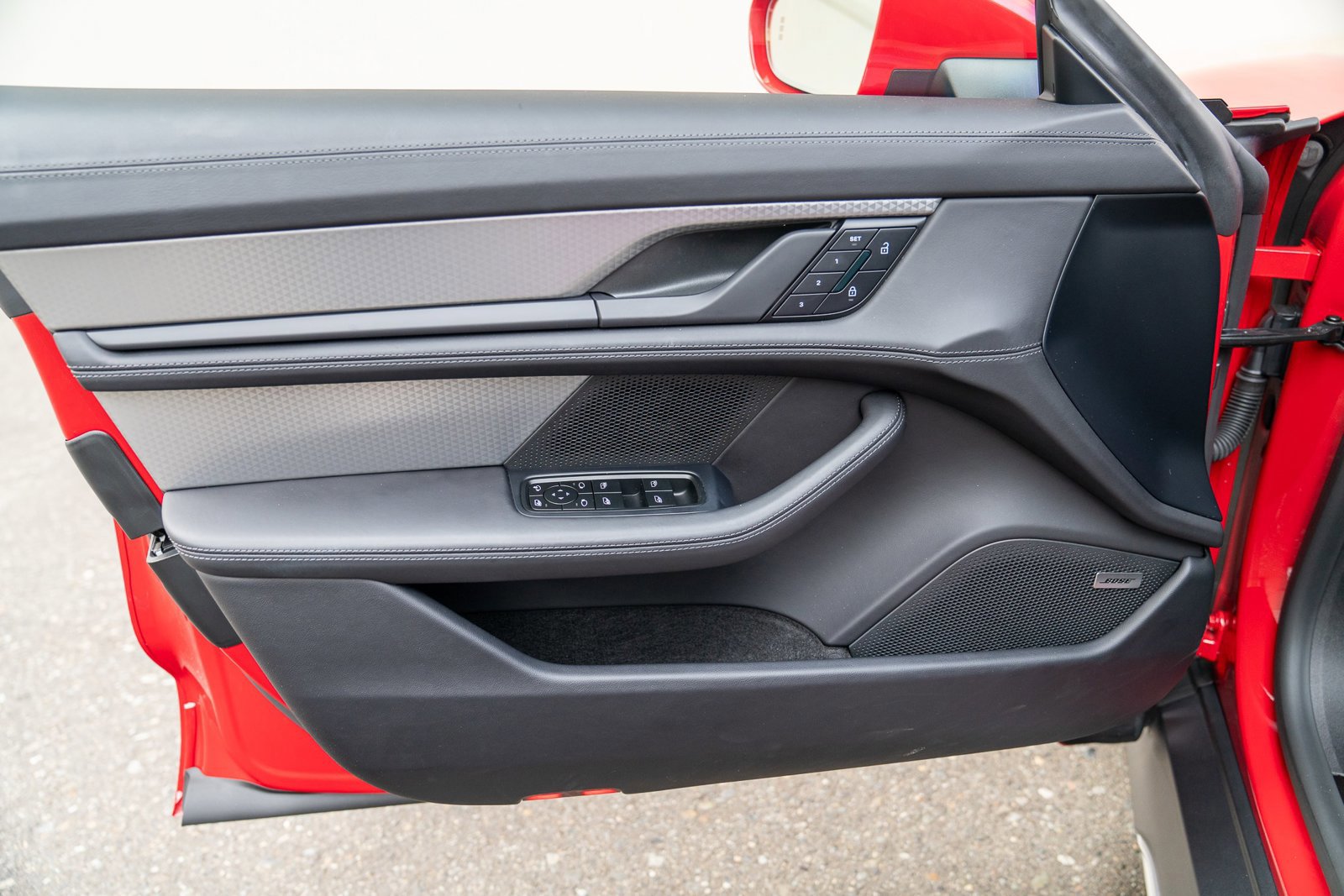 Used 2025 Porsche Taycan 4S image 10