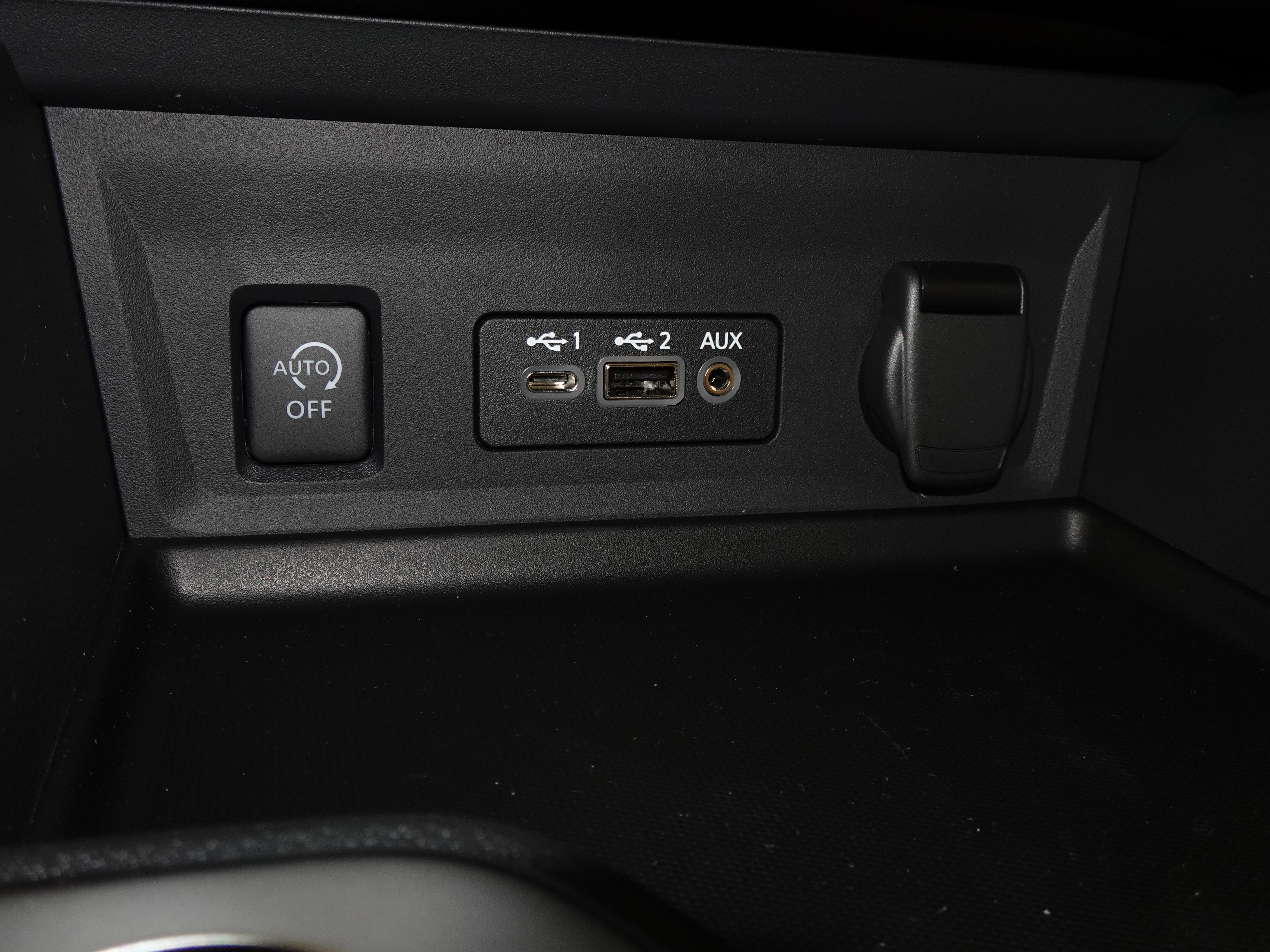 New 2025 Nissan Sentra SV w/ SV Premium Package image 31