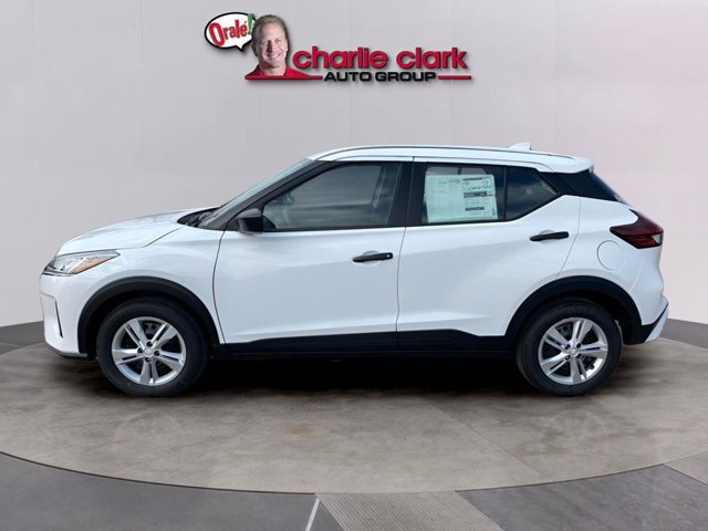 Certified 2025 Nissan Kicks Play S image 3