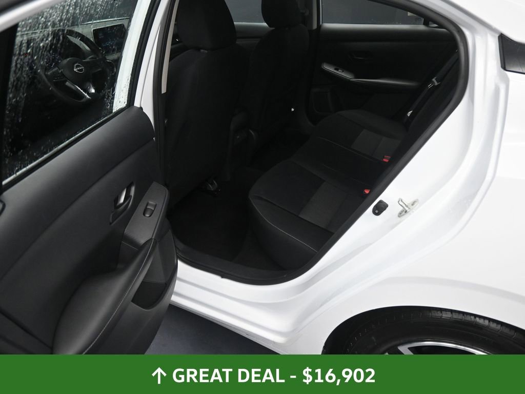 Used 2024 Nissan Sentra SV image 17