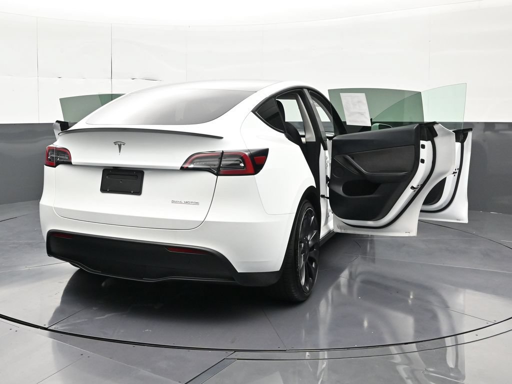 Used 2023 Tesla Model Y Performance AWD/4WD image 31